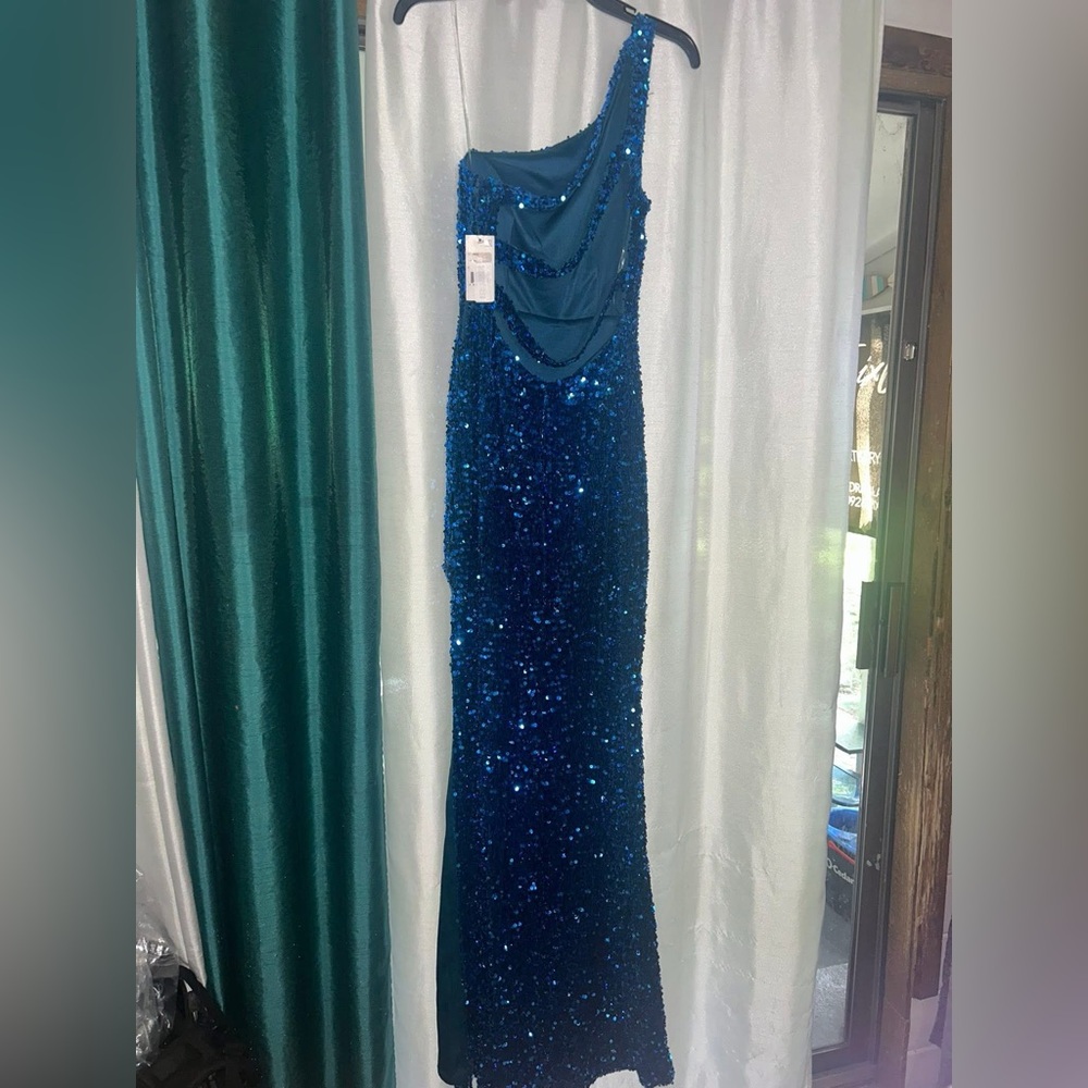 Elegant Blue Sequin One-Shoulder Prom Dress